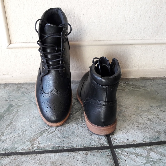 Oak & Rush - Picture 2 of 5